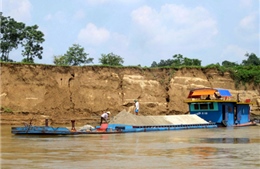 Xử lý nhiều vụ khai thác cát sỏi trái phép trên sông Lô
